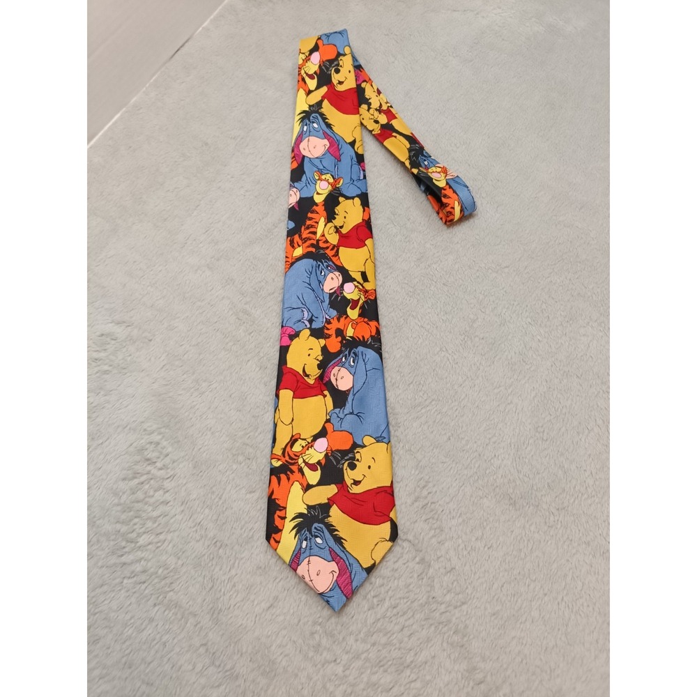 Vintage Disney Winnie The Pooh Tigger Eeyore Piglet Neck Tie 56" Polyester.